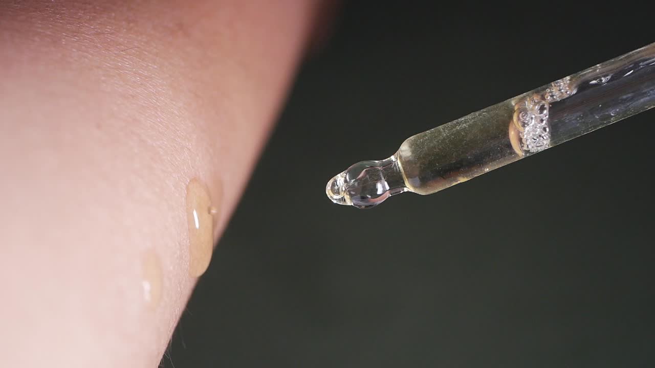 Facial serum dropper