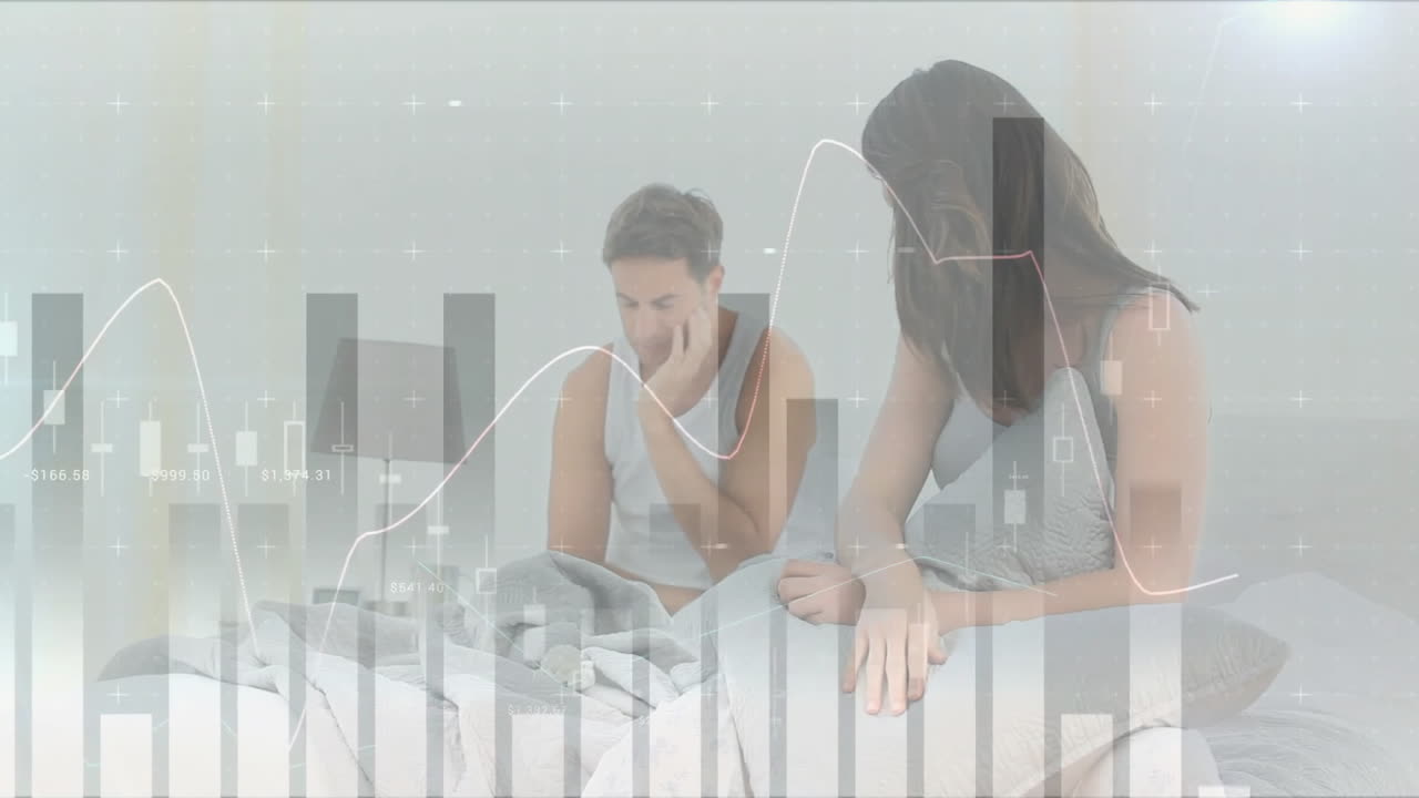 가정 예산을 하는 백인 부부 위의 화살표로 금융 데이터 처리의 애니메이션