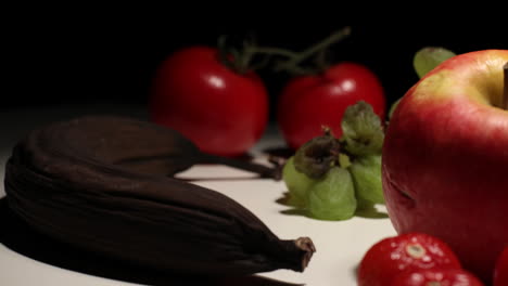 Time-lapse-of-banana-turning-brown-and-decomposing-over-time,-close-up