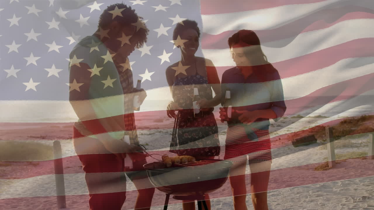 animación de la bandera estadounidense ondeando sobre un grupo multiétnico de amigos a orillas del mar