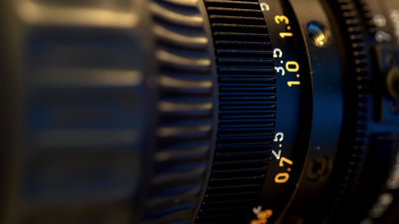 Video camera - using the Zoom and Focus