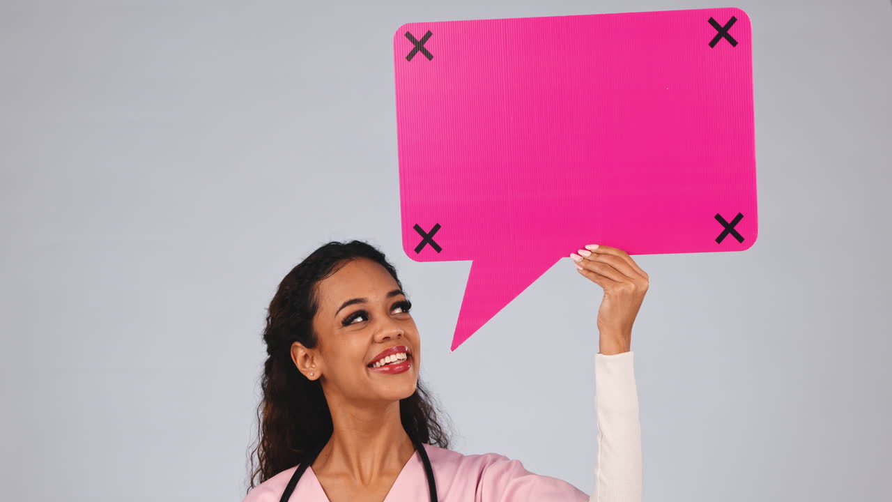 enfermera, mujer y cartel de burbuja de habla