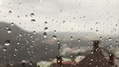 Regentropfen-Auf-Das-Hausfenster