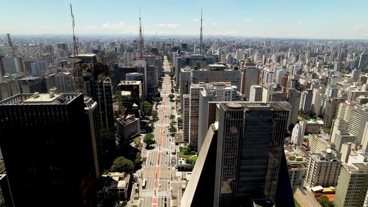 브라질 상파울로 시내의 파울리스타 애비뉴. 관광 랜드마크.