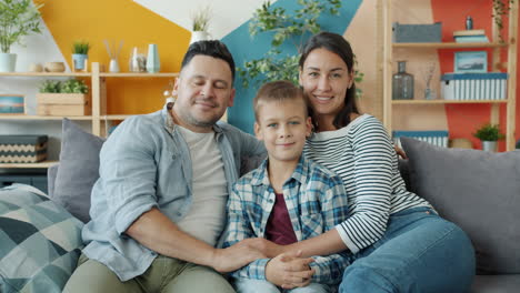 retrato de familia feliz