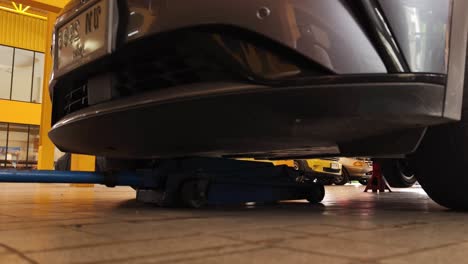 car undercarriage lift for maintenance