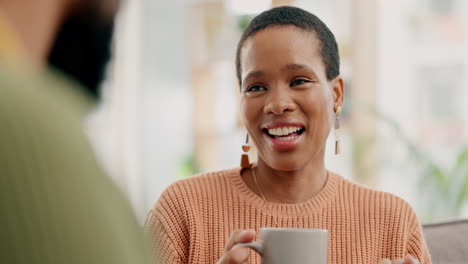 Café,-Relax-Y-Conversación-Con-Pareja-Negra