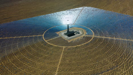 vista aérea del sistema de generación eléctrica solar de ivanpah, en la soleada california, estados unidos