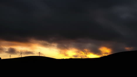 Time-lapse-footage-of-the-beautiful-sky,-watching-the-last-sun-of-2019