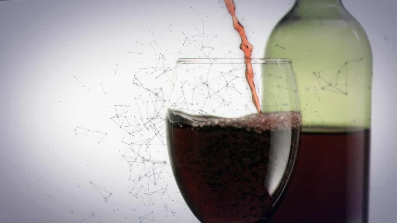 Animazione di rete di connessioni su bicchiere di vino su sfondo bianco