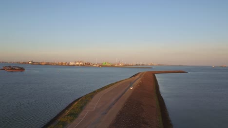 antena: puesta de sol en fort rammekens y el puerto de vlissingen