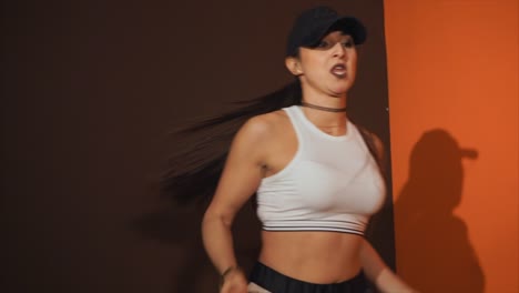 woman performing hip-hop dance