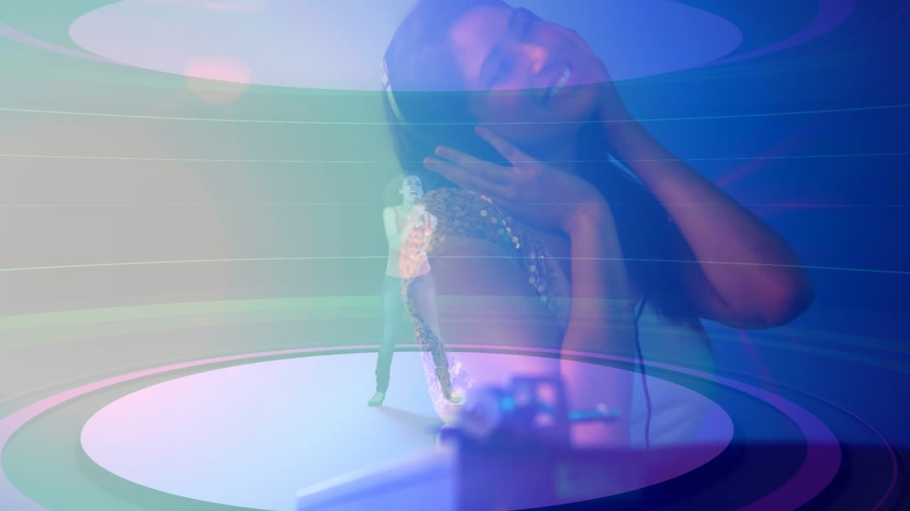 나이트클럽 4k에서 사운드  ⁇ 서를 연주하는 여성의 디지털 애니메이션