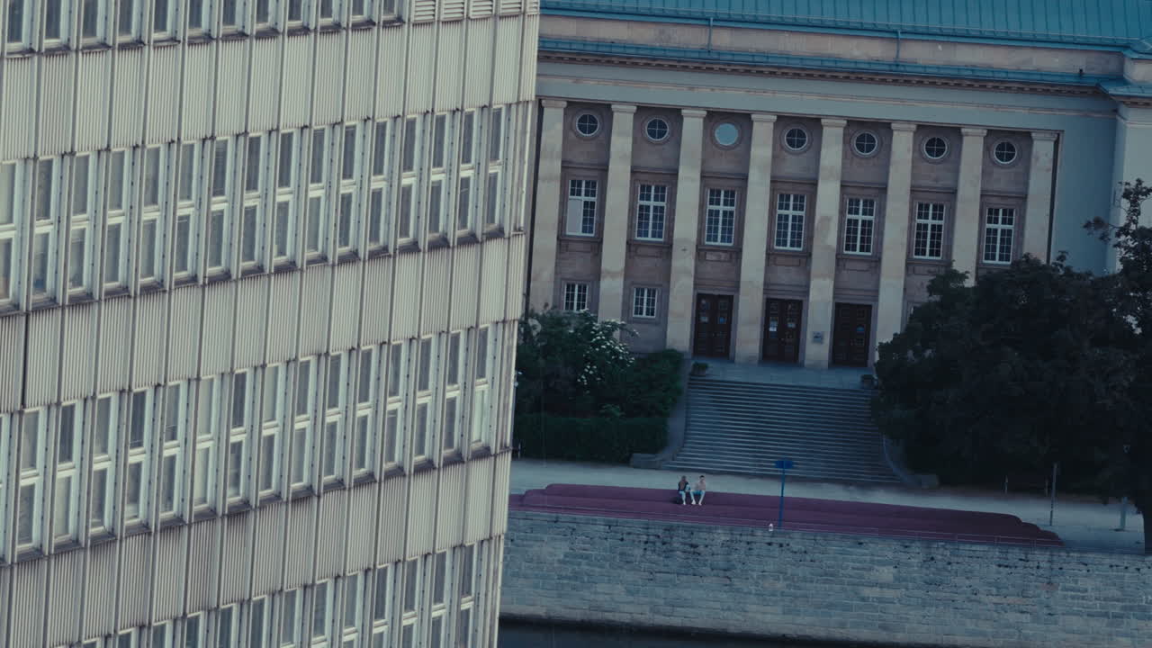 Berlin Parliament Building and Modern Architecture