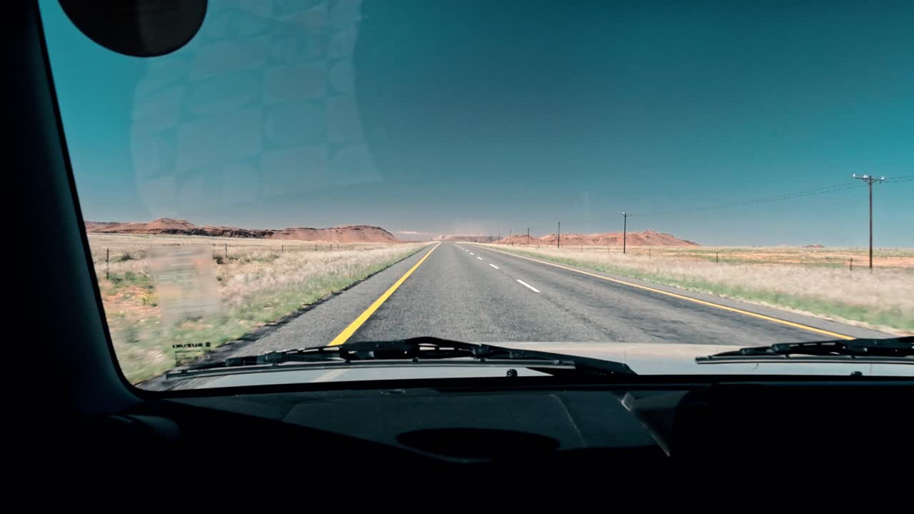 Lunga strada aperta nel Capo Settentrionale del Sudafrica.