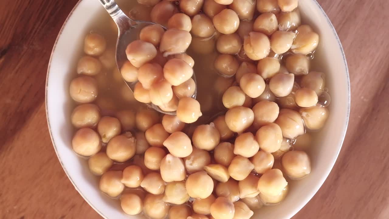 그 에 담긴 양배추