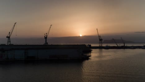 entering palermo port 4k 09