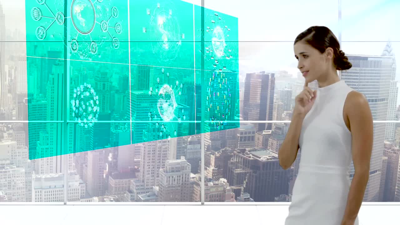 디지털 스크린을 사용하는 사업가