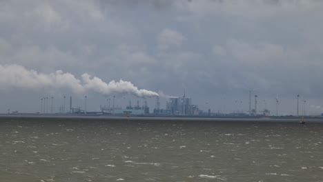 coal plant polluting air, perfect for the topic of climate change