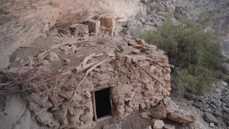 Pueblo-Abandonado-En-Las-Montañas-Wadi-De-Omán.