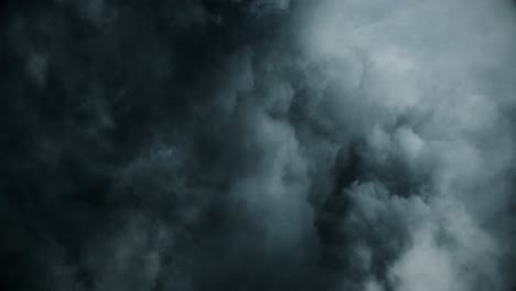 Una-Tormenta-Eléctrica-Que-Ocurre-Dentro-De-Las-Nubes-Oscuras-Cumulonimbus-Que-Se-Mueven-En-El-Cielo