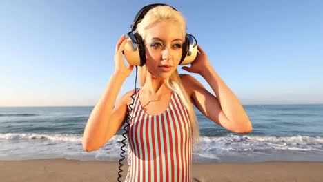 lady beach dancing 04