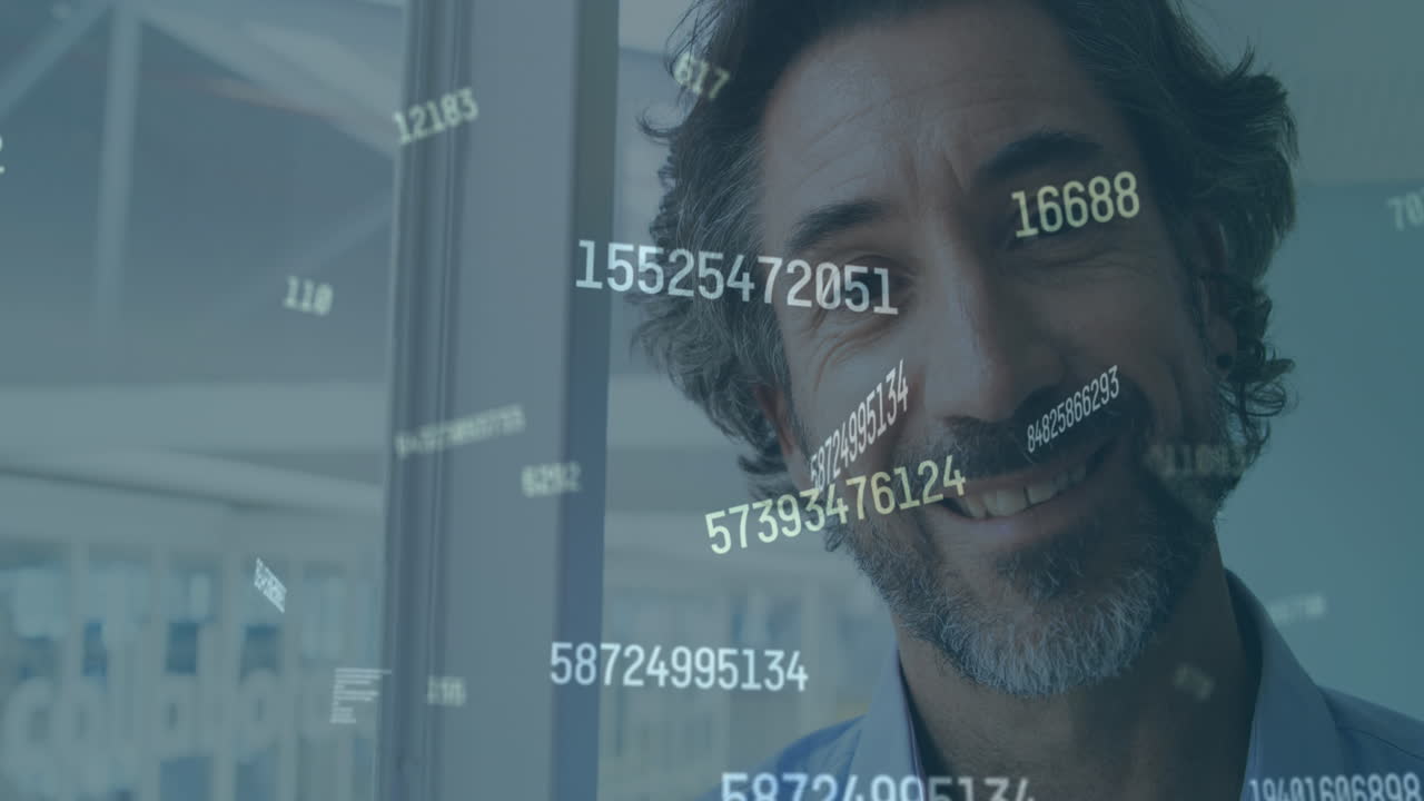 animación de números sobre el hombre de negocios caucásico sonriendo