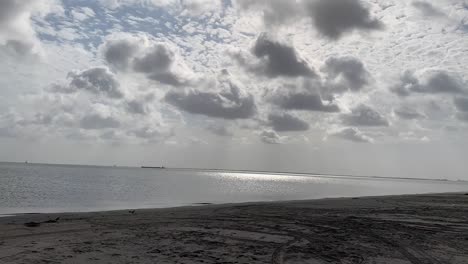 este es un lapso de tiempo de los barcos que navegan alrededor del dique de la ciudad de texas