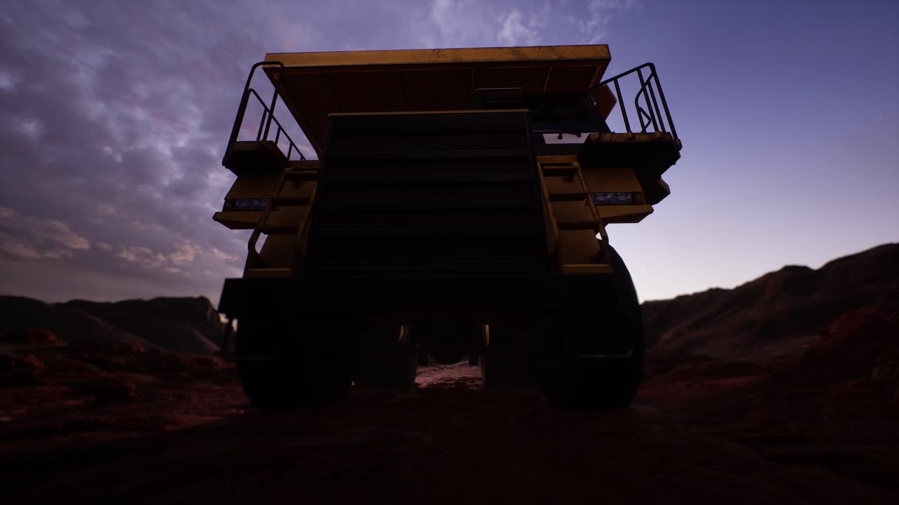 camión de descarga amarillo, camión de minería en el sitio de minería