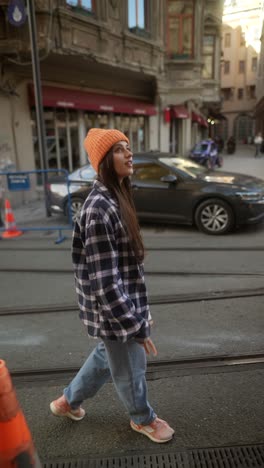 una mujer en estambul.