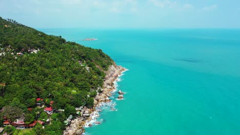 Tropical-island-panorama