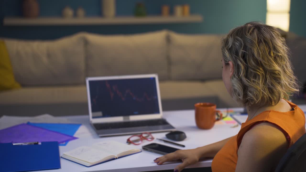 The woman who lost money in the stock market. It goes bankrupt.