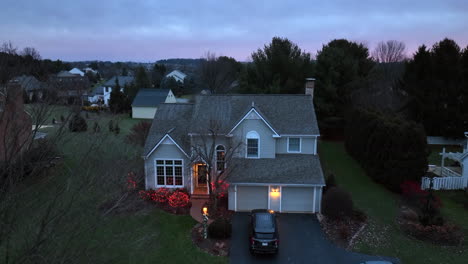 Single-family-home-in-USA-neighborhood-at-sunset