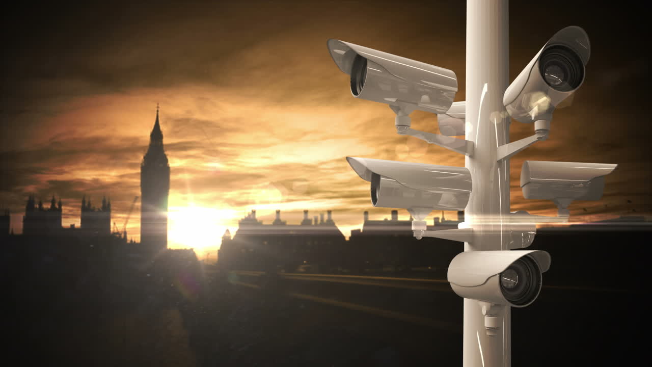 Telecamere a circuito chiuso su una strada trafficata a Londra