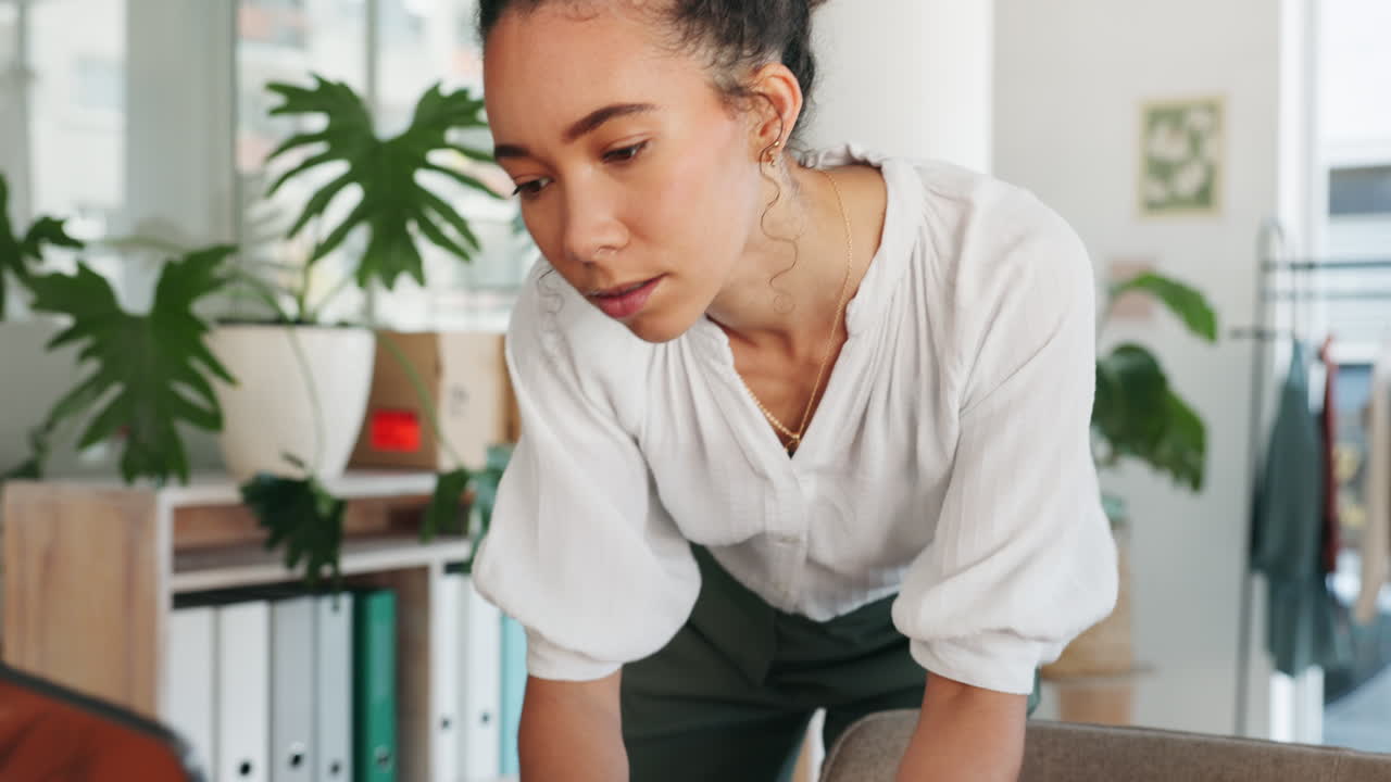 diseñadora negra, portátil