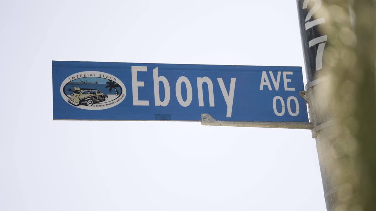 placa de la calle ebony avenue en imperial beach california cámara lenta