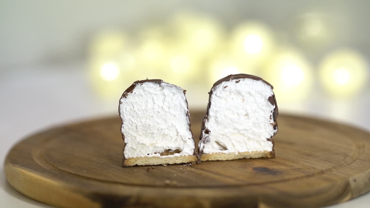 나무 판자 위의 크렘보