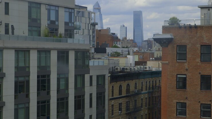 Vista di edifici di New York City da una finestra d'ufficio
