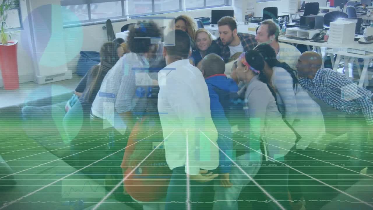 사무실에서 다양한 비즈니스 사람들에 대한 데이터 처리의 애니메이션