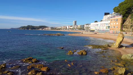 Playa-Roca-Paraíso-Lloret-De-Mar-Lloret-De-Mar-Camino-Costero-Vistas-A-La-Playa-Mediterráneo-Azul-Turquesa-Cala-Ibiza-Mallorca