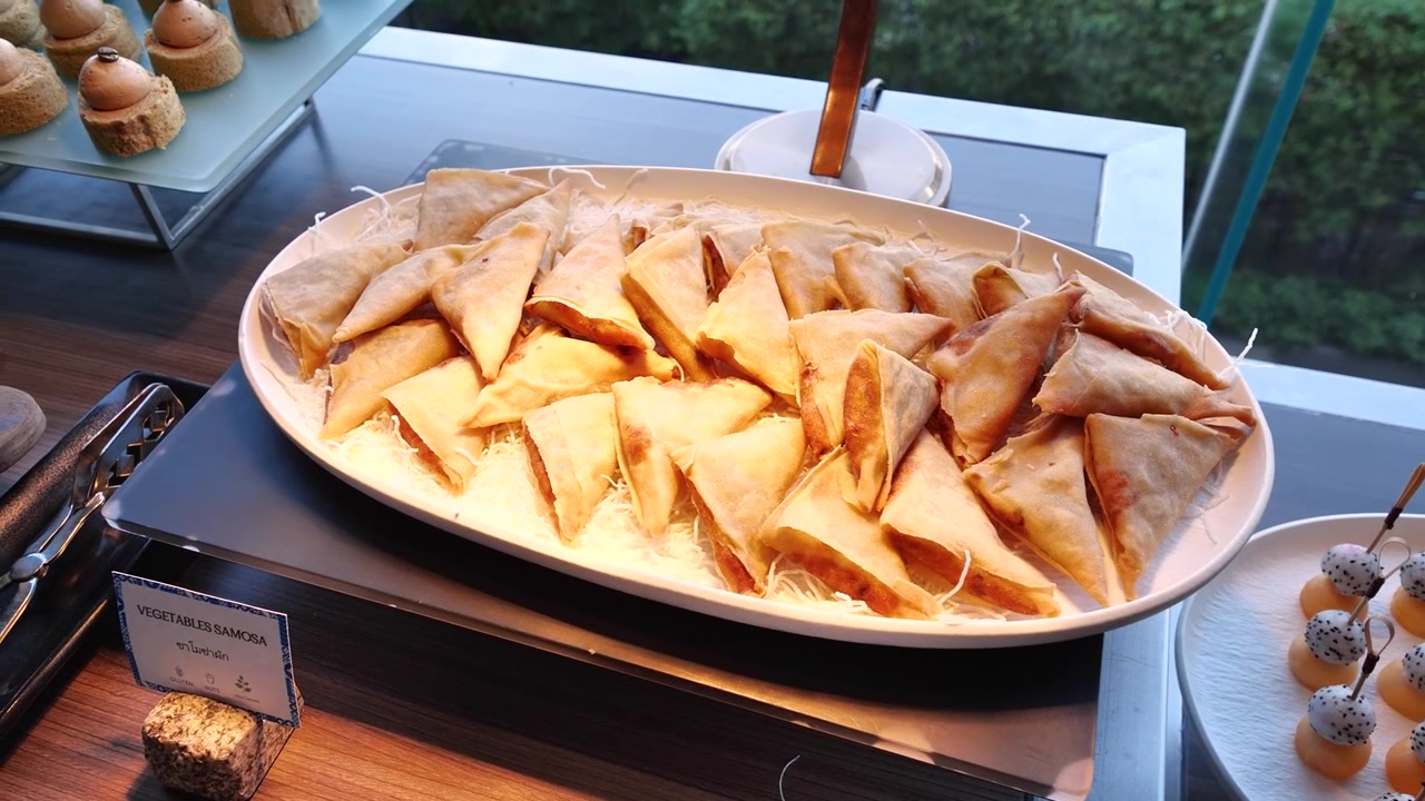 Esposizione di cibo a buffet di lusso