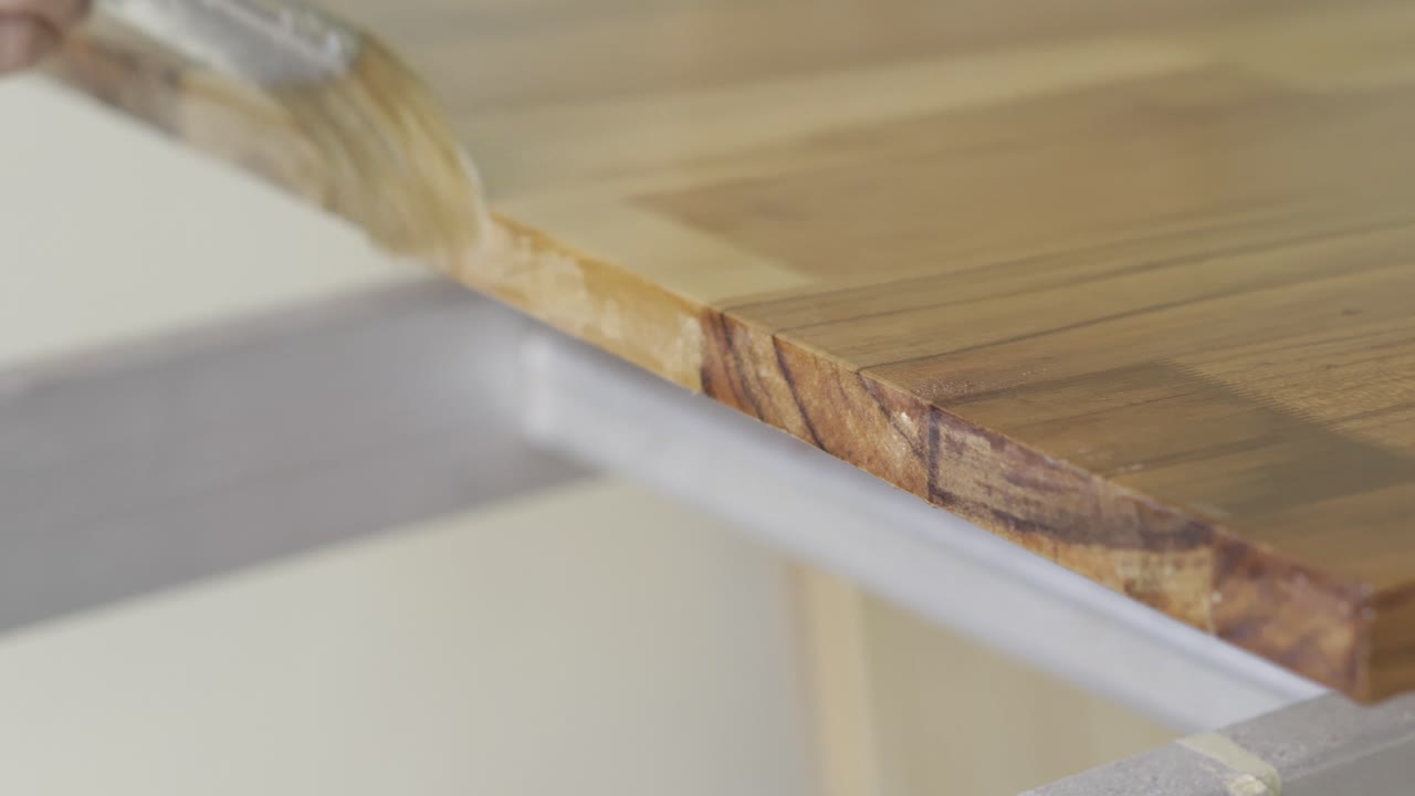 primer plano del acabado cepillado en el borde de la madera