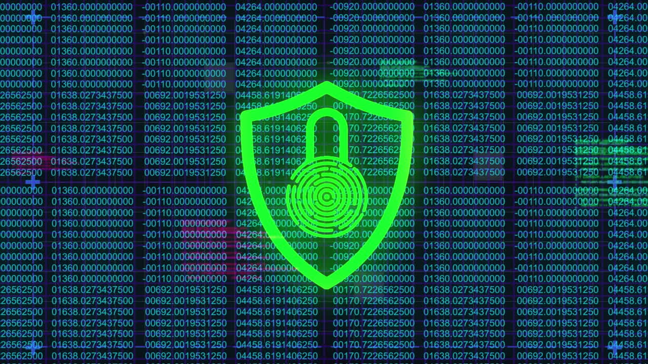animazione di schermo digitale verde con elaborazione dei dati e scudo digitale con lucchetto
