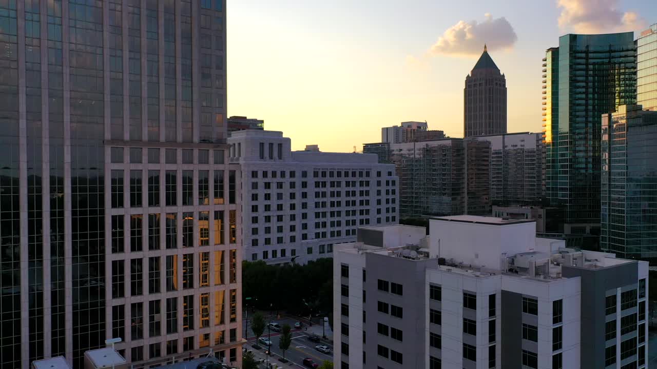 zumbido midtown atlanta al atardecer