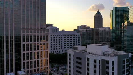 Zumbido-Midtown-Atlanta-Al-Atardecer