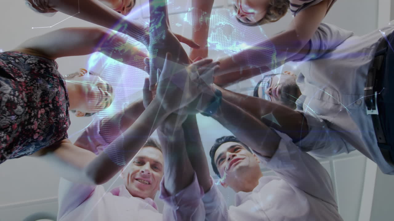 동료들이 손으로 쌓이는 것