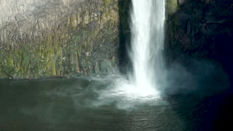 Late-afternoon-at-the-magnificent-Palouse-Falls-in-Washington-State-shot-in-slow-motion