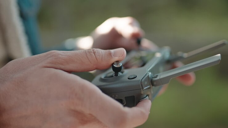 ドローンを操縦する