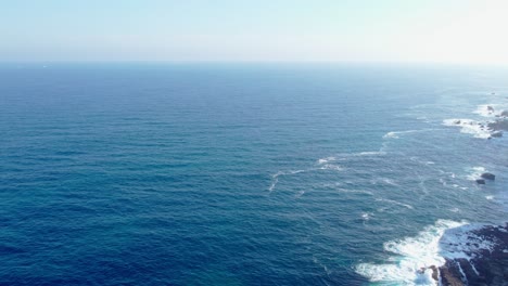 Aguas-Tranquilas-Del-Océano-En-El-Golfo-De-Vizcaya,-España