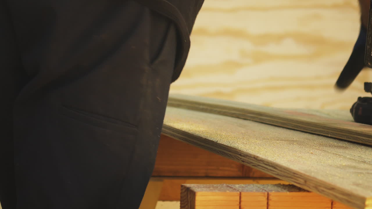 medida de montaje de tarimas de madera para rampa.